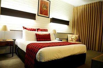 Parkside Motel 4*