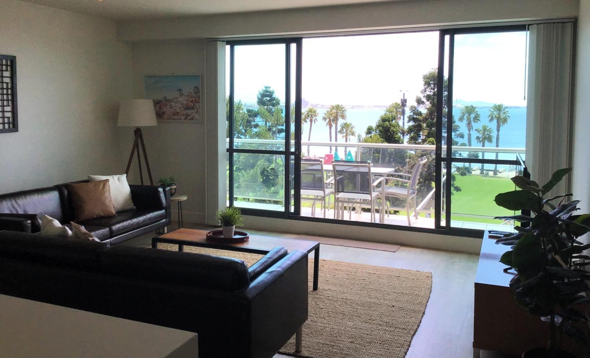Family Executive With Bay Views Located On The Waterfront 2407 Apartment *