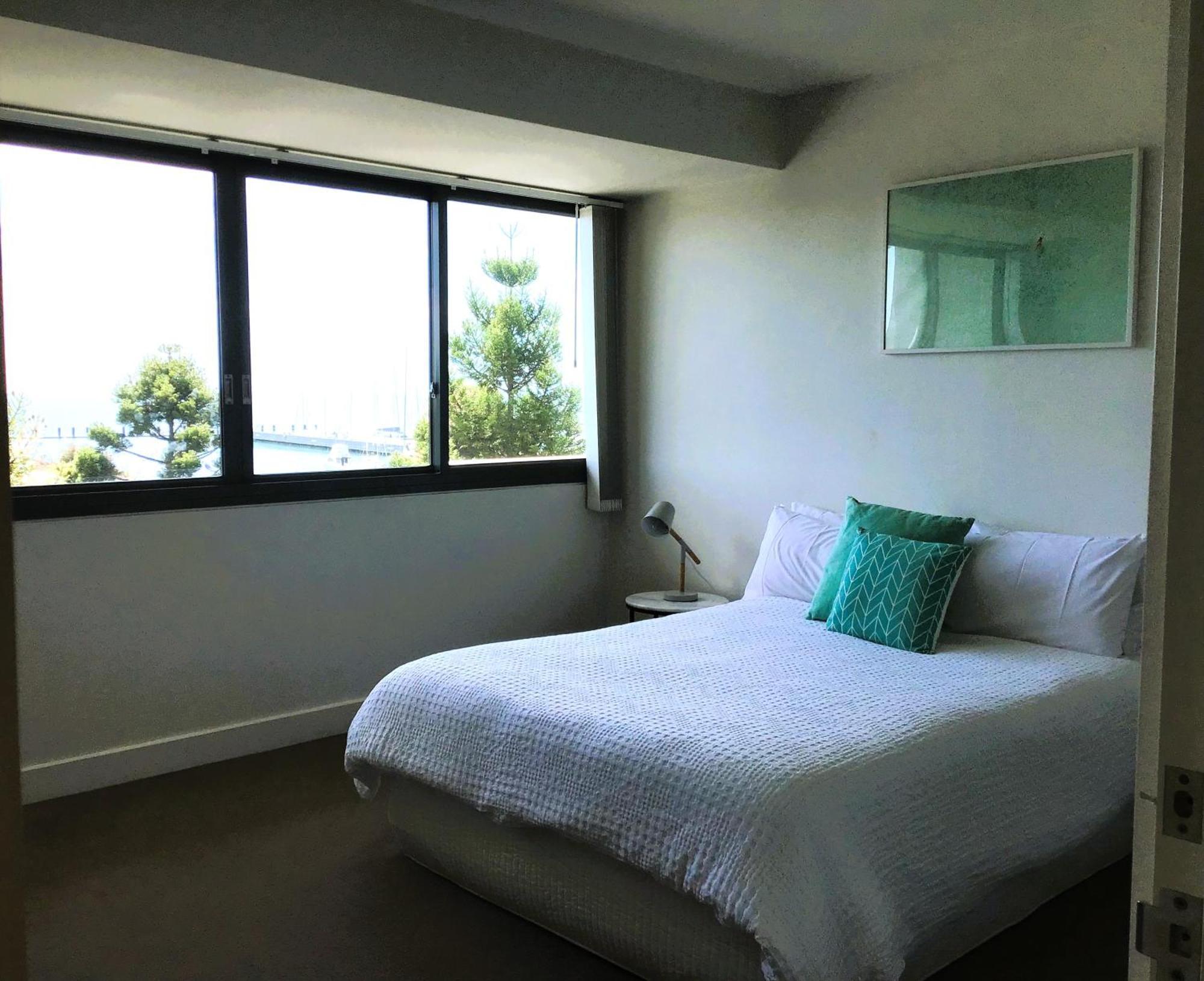 Family Executive With Bay Views Located On The Waterfront 2407 * Geelong