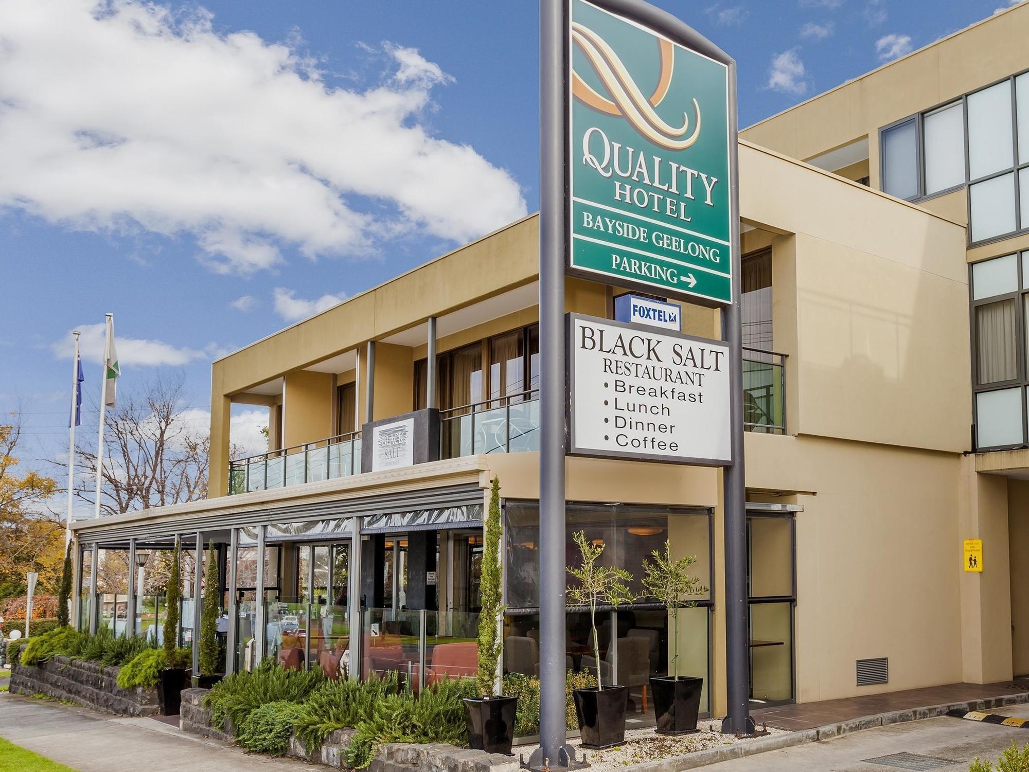 Quality Bayside Aparthotel 4*