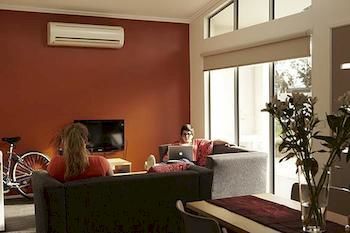 Deakin Units Hotel