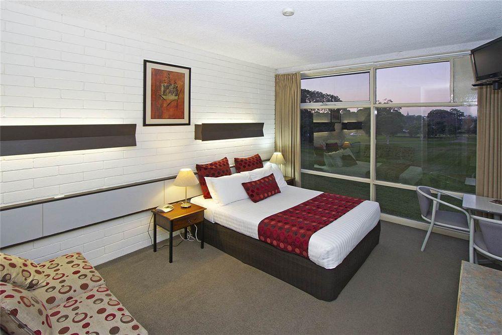 Parkside Motel 4*