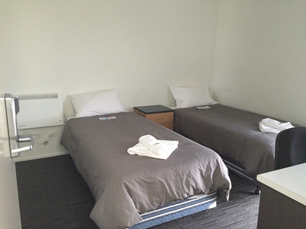 Hotel Deakin Units Geelong