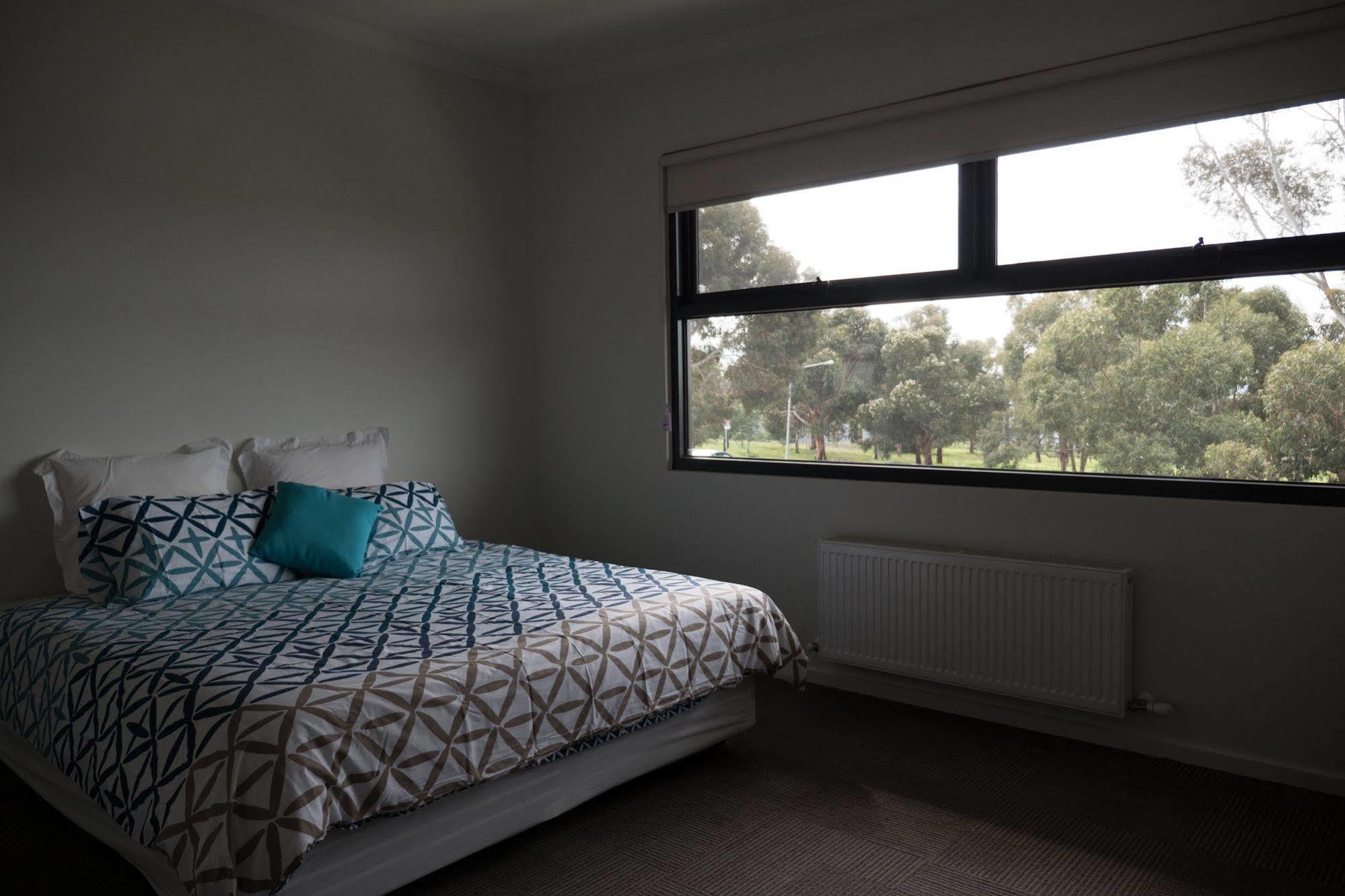 Deakin Units Hotel Geelong