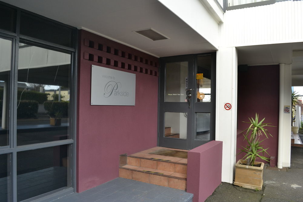 Parkside Motel